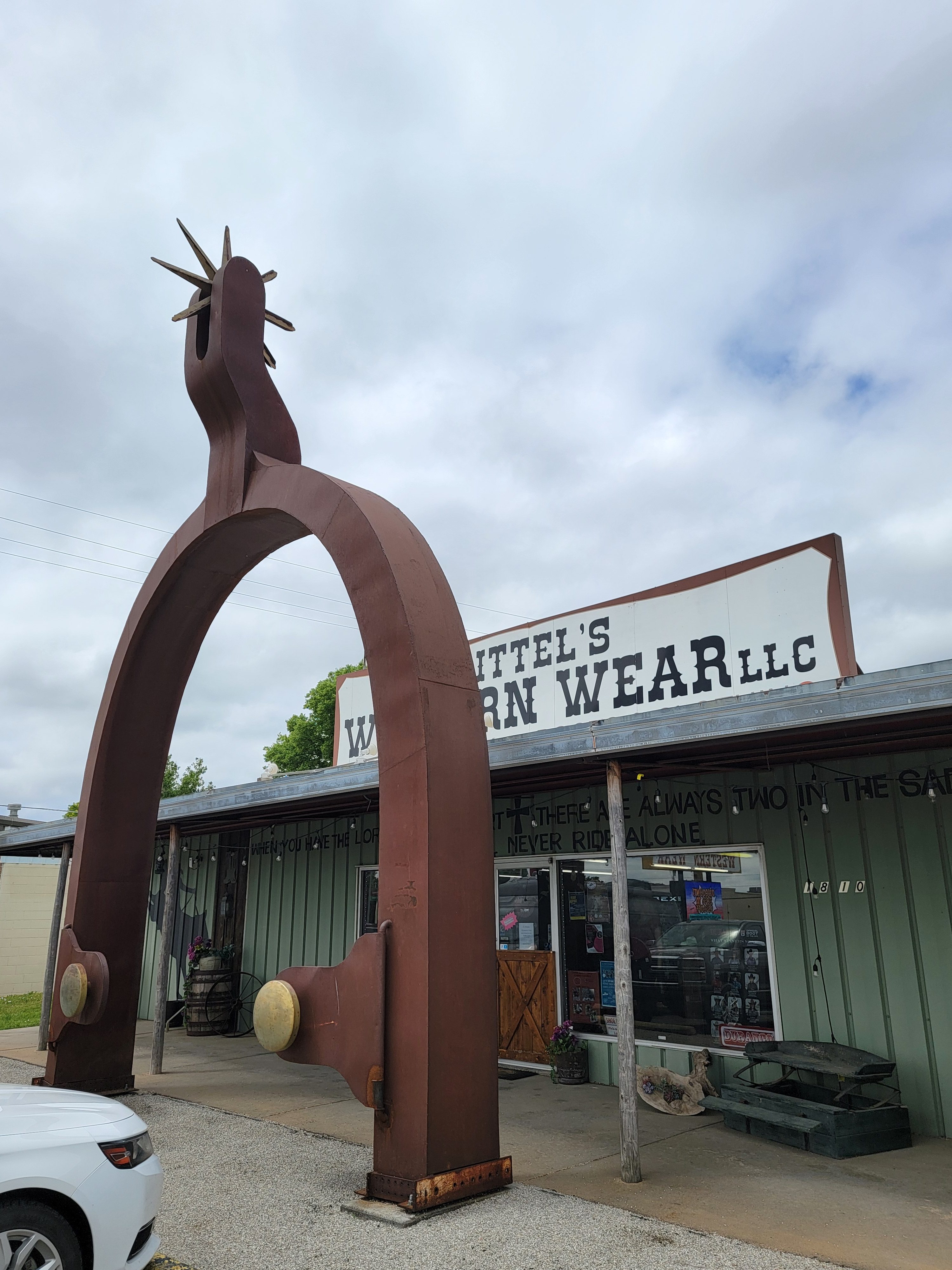 Roadside Attractions & Curiosities — Abilene, KS — May 24, 2025